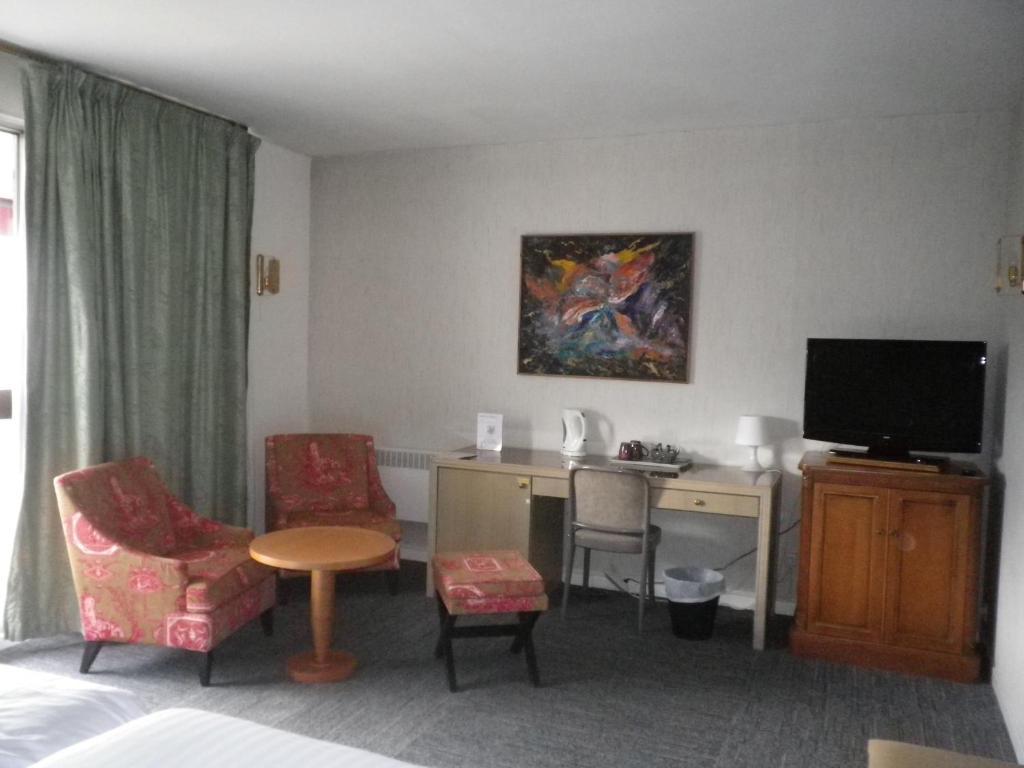 Hotel Le Cleves Charleville-Mezieres Room photo